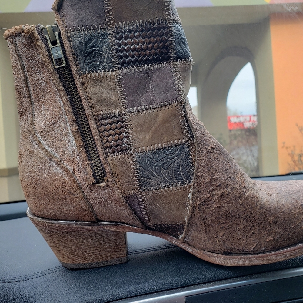 Coral booties